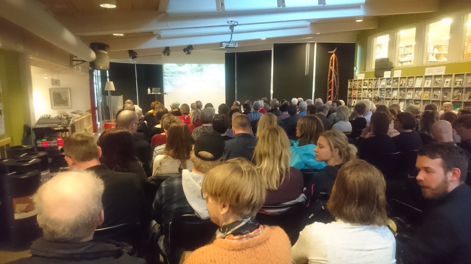 56140528_393176621272794_7664965577525428224_n